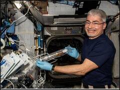 NASA Record: अंतरिक्ष यात्री ने अंतरिक्ष में पूरे किए 300 दिन, 30 मार्च को करेंगे लैंडिंग, तोड़ेंगे नासा का रिकॉर्ड