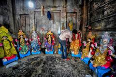 In PICS | Devotees Welcome Goddess Saraswati As India Celebrates Basant Panchami 2022