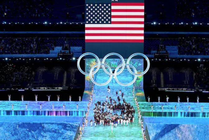 Winter Olympics 2022: ਦੇਸ਼ ਜਿੱਥੇ ਦੋ ਸਾਲ ਪਹਿਲਾਂ ਕੋਰੋਨਾ ਵਾਇਰਸ ਦਾ ਪ੍ਰਕੋਪ ਸਾਹਮਣੇ ਆਇਆ ਸੀ। ਉਸ ਨੇ ਤਾਲਾਬੰਦੀ ਦੇ ਪਰਛਾਵੇਂ ਹੇਠ ਸ਼ੁੱਕਰਵਾਰ ਨੂੰ ਵਿੰਟਰ ਓਲੰਪਿਕ ਖੇਡਾਂ ਦੀ ਸ਼ੁਰੂਆਤ ਕੀਤੀ। ਕਈ ਦੇਸ਼ਾਂ ਨੇ ਇਨ੍ਹਾਂ ਖੇਡਾਂ ਦਾ ਕੂਟਨੀਤਕ ਬਾਈਕਾਟ ਕੀਤਾ ਹੈ ਪਰ ਚੀਨ ਵਿਸ਼ਵ ਪੱਧਰ 'ਤੇ ਆਪਣੀ ਤਾਕਤ ਦਾ ਪ੍ਰਦਰਸ਼ਨ ਕਰ ਰਿਹਾ ਹੈ।