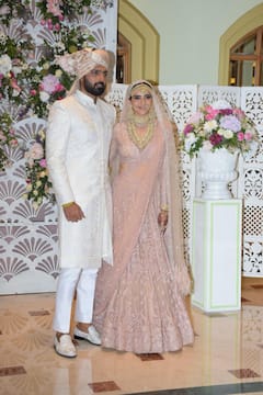 Newly Married Karishma Tanna Gets A KISS From Husband Varun Bangera, SEE PICS