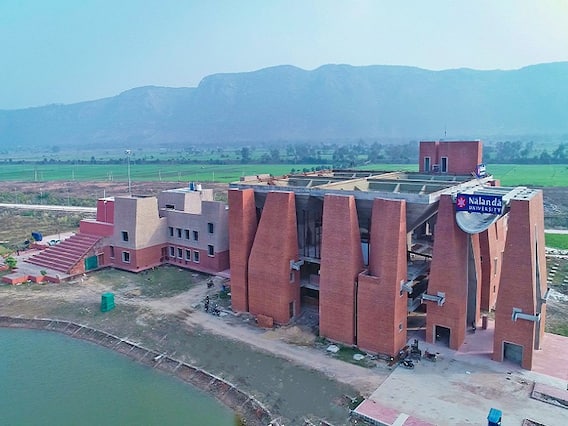 Nalanda University Bihar: पूरी तरह बदल गया है नालंदा विश्वविद्यालय का रूप, तस्वीरें देखकर आप भी बोलेंगे- अरे वाह! Nalanda University Bihar: पूरी तरह बदल गया है नालंदा विश्वविद्यालय का रूप, तस्वीरें देखकर आप भी बोलेंगे- अरे वाह!