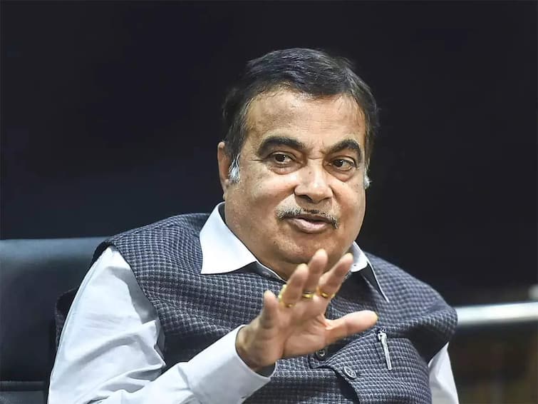 nitin gadkari statment on highways in india political marathi news Nitin Gadkari : गडकरी म्हणतात, ''विमानंही उतरू शकतील असे 20 रस्ते मी देशात बांधले!