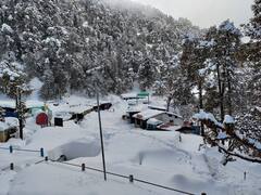 Uttarakhand News: मिनी स्विटजरलैंड चोपता में छः फीट तक जमी बर्फ, आवाजाही पूरे तरीके से ठप्प. देखिए ये हैं नज़ारे