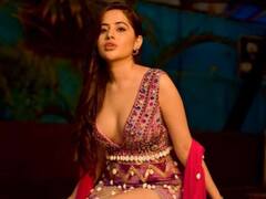 Watch: Urfi Javed ने इस ड्रेस में बढ़ाया इंटरनेट का पारा, बोलीं- मुझसे दोस्ती करोगे..?