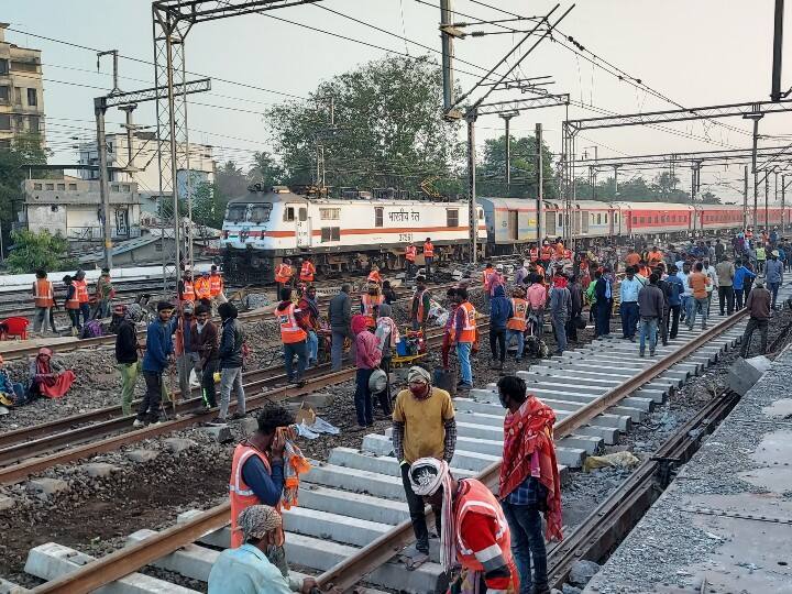 Mumbai Locals Mega Block for 72 hrs Central Railway Train Local Services 72 तासांच्या जम्बो मेगाब्लॉकला सुरुवात, प्रवाशांचे मेगा हाल मात्र ब्लॉक नंतर प्रवास होईल सुखकार