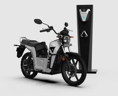Electric Scooter: इस इलेक्ट्रिक स्कूटर का एशिया बुक ऑफ रिकॉर्ड्स में दर्ज हुआ नाम, एक बार में चला इतने किलोमीटर