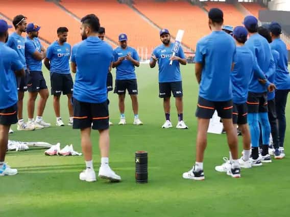 কাল থেকে শুরু হচ্ছে ভারত বনাম ওয়েস্ট ইন্ডিদ ওয়ান ডে সিরিজ। সেই সিরিজের জন্য চূড়ান্ত প্রস্তুিত সারছে রোহিত শর্মার নেতৃত্বাধীন ভারতীয় দল।