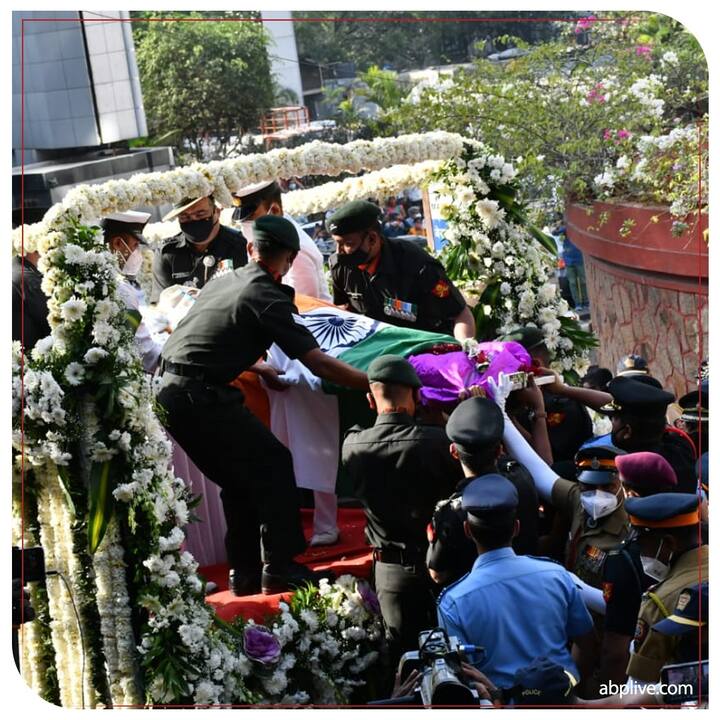 मुख्यमंत्री उद्धव ठाकरे यांनी ट्वीट करत याबाबतची माहिती दिली आहे.