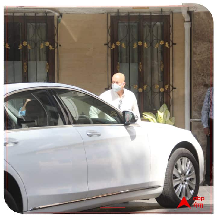 गानसम्राज्ञी भारतरत्न लता मंगेशकर (Lata Mangeshkar) यांचे आज रविवारी सकाळच्या सुमारास निधन झाले.