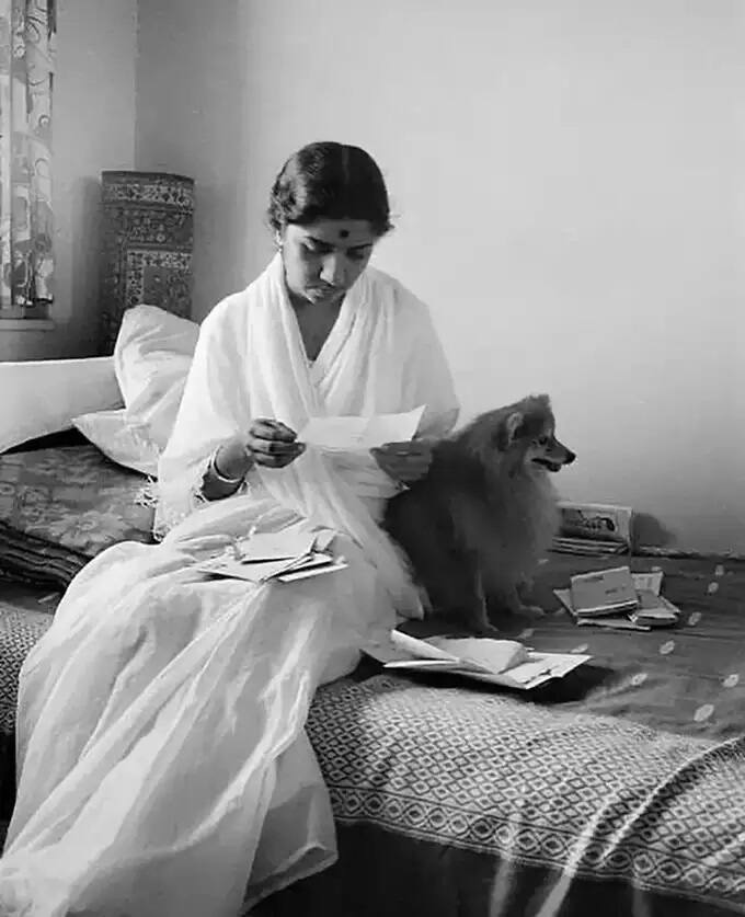 1989માં લતા મંગેશકરને દાદાસાહેબ ફાળકે એવોર્ડથી નવાજવામાં આવ્યા હતા.