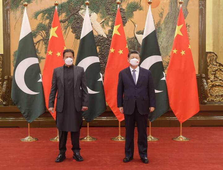 Pakistan PM Imran Khan China Visit: Beijing Opposes 'Unilateral Actions That Complicate' Kashmir Issue Pak PM Imran Khan's China Visit: Beijing Opposes 'Unilateral Actions That Complicate' Kashmir Issue