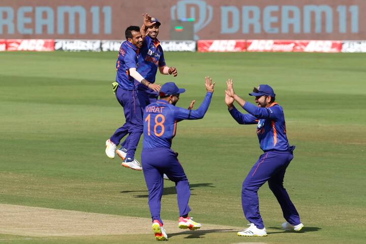 भारताकडून युझवेंद्र चहलने 4, सुंदरने 3, प्रसिधने 2 आणि सिराजने 1 विकेट घेतली.