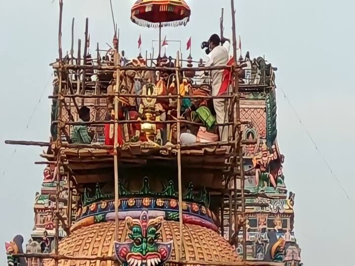 Maha kumbabishekam in virudhagirishwarar temple விருத்தகிரீஸ்வரர் கோயில் கும்பாபிஷேகம் - ஹெலிகாப்டரிலிருந்து தூவப்பட்ட பூக்கள்