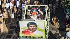 Lata Mangeshkar last Rites: 'চলে যেতে যেতে...', শিবাজি পার্কে লতা মঙ্গেশকরের শেষকৃত্যের প্রস্তুতি