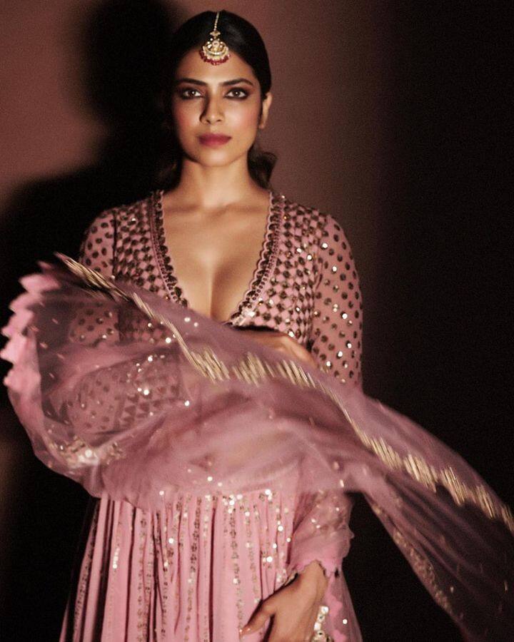 அந்த கண்ண பார்த்தாக்கா லவ்வு தானா தோனாதா