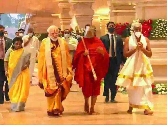 মূর্তির আববরণ উন্মোচন করে প্রধানমন্ত্রী বলেছেন, আজ মা সরস্বতীর আরাধনার দিন বসন্ত পঞ্চমীর শুভক্ষণ। মা শারদার অসীম কৃপায় অবতার শ্রী রামানুজাচার্যজীর মূর্তির এই লগ্নে উদ্বোধন হল। আমি সবাইকে বসন্ত পঞ্চমীর শুভেচ্ছা জানাচ্ছি।