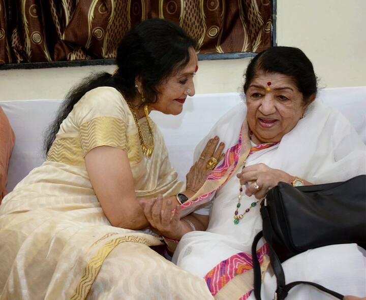 लतादीदींची गाणी अत्यंत श्रवणीय आहेत. त्यांनी अनेक भाषांमध्ये जवळपास 30 हजारांहून अधिक गाणी गायली आहेत.