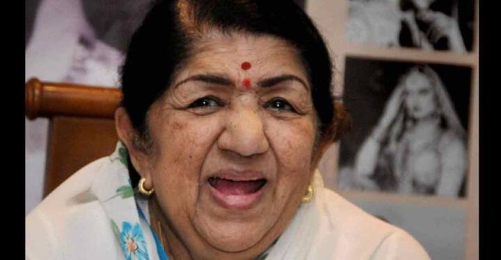 લતાજીનું માને તો મનાવી લેજો રે, ઓધાજી રે મારા વાલાને વઢીને કેજો રે ...ક્લાસિક ગીત છે.