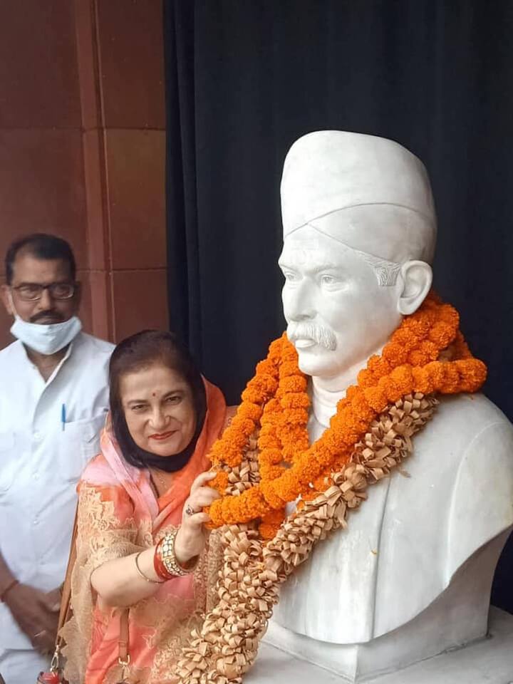 बता दें कि रत्ना सिंह की शादी महाराणा प्रताप के परिवार में हुई हैं. हालांकि अब रत्ना सिंह पति से अलग अपने मायके कालाकांकर में ही रहती हैं.