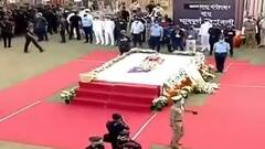 Lata Mangeshkar Demise: সুরের আকাশ থেকে নক্ষত্রপতন, শোকস্তব্ধ আপামর ভক্তকূল | Bangla News