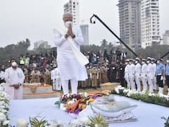 लता मंगेशकर अनंतात विलीन, अखेरचा निरोप देण्यासाठी दिग्गजांची उपस्थिती