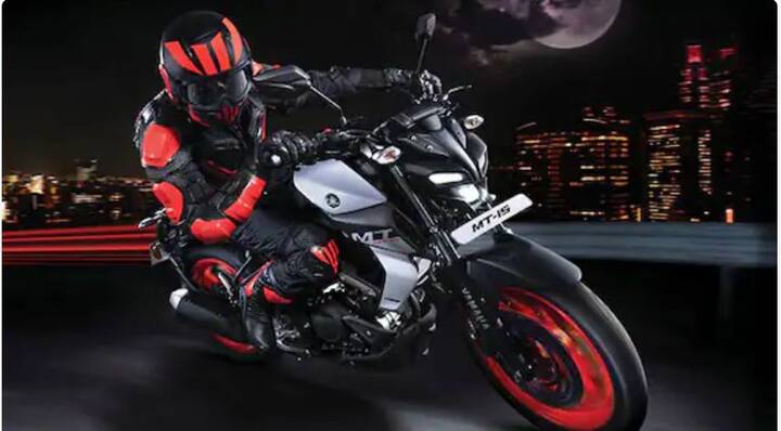 Yamaha MT 15 একটি লিকুইড-কুলড, সিঙ্গল-সিলিন্ডার, 155cc ইঞ্জিনের বাইক। এতে 4-ভালভ DOHC ইঞ্জিন রয়েছে। যা   10,000 rpm-এ 18.23 bhp শক্তি, 8500 rpm-এ 13.9 Nm টর্ক দেয়। এতে একটি 5-স্পিড গিয়ারবক্স রয়েছে। এর দাম   1.47 থেকে 1.5 লক্ষ টাকা এক্স-শোরুম দিল্লি।