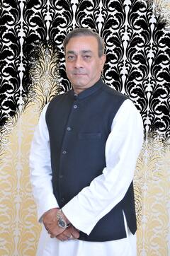 Garima Singh: पति से तलाक के बाद राजनीति में उतरीं इस राजघराने की बहू, गाड़ी के नाम पर सिर्फ मारुति 800