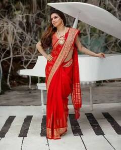 Shraddha Arya Photos: લાલ સાડીમાં શ્રદ્ધા આર્યા લાગી ખૂબ જ હોટ, જુઓ તસવીરો