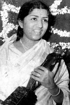 Lata Mangeshkar: 51 ਸਾਲਾਂ 'ਚ Lata Mangeshkar ਨੂੰ ਮਿਲ ਗਏ 75 ਐਵਾਰਡਸ, 2001 'ਚ ਭਾਰਤ ਰਤਨ ਨਾਲ ਨਵਾਜਿਆ