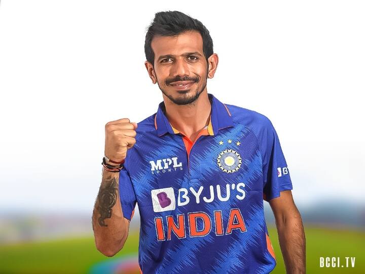 Ind vs WI, 1st ODI: Indian bowler Yuzvendra Chahal get 100th ODI wicket against West Indies Chahal 100th Wicket : ஒரு டெஸ்ட் போட்டியில் கூட ஆடாத சஹால்...! ஒருநாள் போட்டியில் 100 விக்கெட்டுகளை கைப்பற்றி அசத்தல்...!