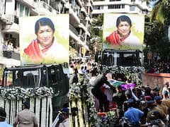 Photo | लता मंगेशकर याचं पार्थिव शिवाजी पार्ककडे रवाना!