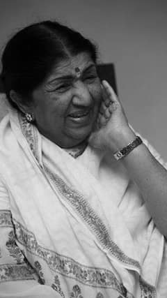 ఆ గానం అనితర సాధ్యం...ఏడుదశాబ్దాల సంగీత ఝరి..లతా మంగేష్కర్