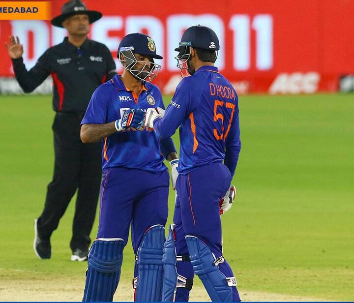 भारत विरुद्ध वेस्ट इंडिज (India vs West Indies) यांच्यात एकदिवसीय सामन्यांची मालिका सुरु आहे. दरम्यान पहिल्या सामन्यात भारताने वेस्ट इंडिजला सहा विकेट्सनी मात देत मालिकेत 1-0 ची आघाडी घेतली आहे.