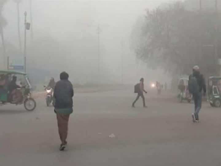 UP Weather Report: मौसम विभाग का अलर्ट जारी, यूपी में भीषण ठंड और कोहरे से नहीं मिलेगी अभी राहत