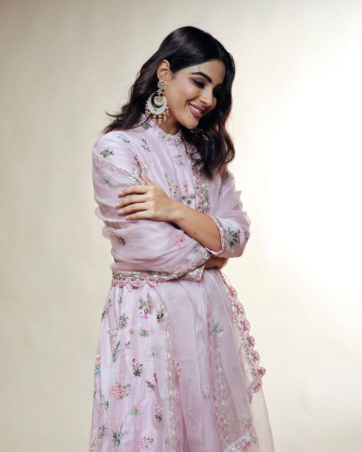 ధనుష్ హీరోగా నటిస్తోన్న 'సర్' సినిమాలో సంయుక్తను హీరోయిన్ గా తీసుకున్నారని సమాచారం. (Photo Courtesy: Instagram)