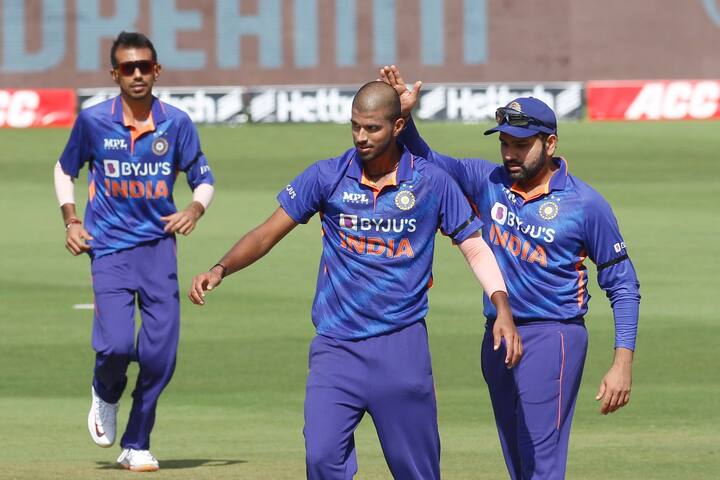 रोहितने अप्रतिम सुरुवात करत अर्धशतक झळकावलं, ज्यानंतर सूर्यकुमार आणि दीपक हुडा यांनी नाबाद अर्धशतकी खेळी करत 28 षटकात विजय मिळवून दिला.