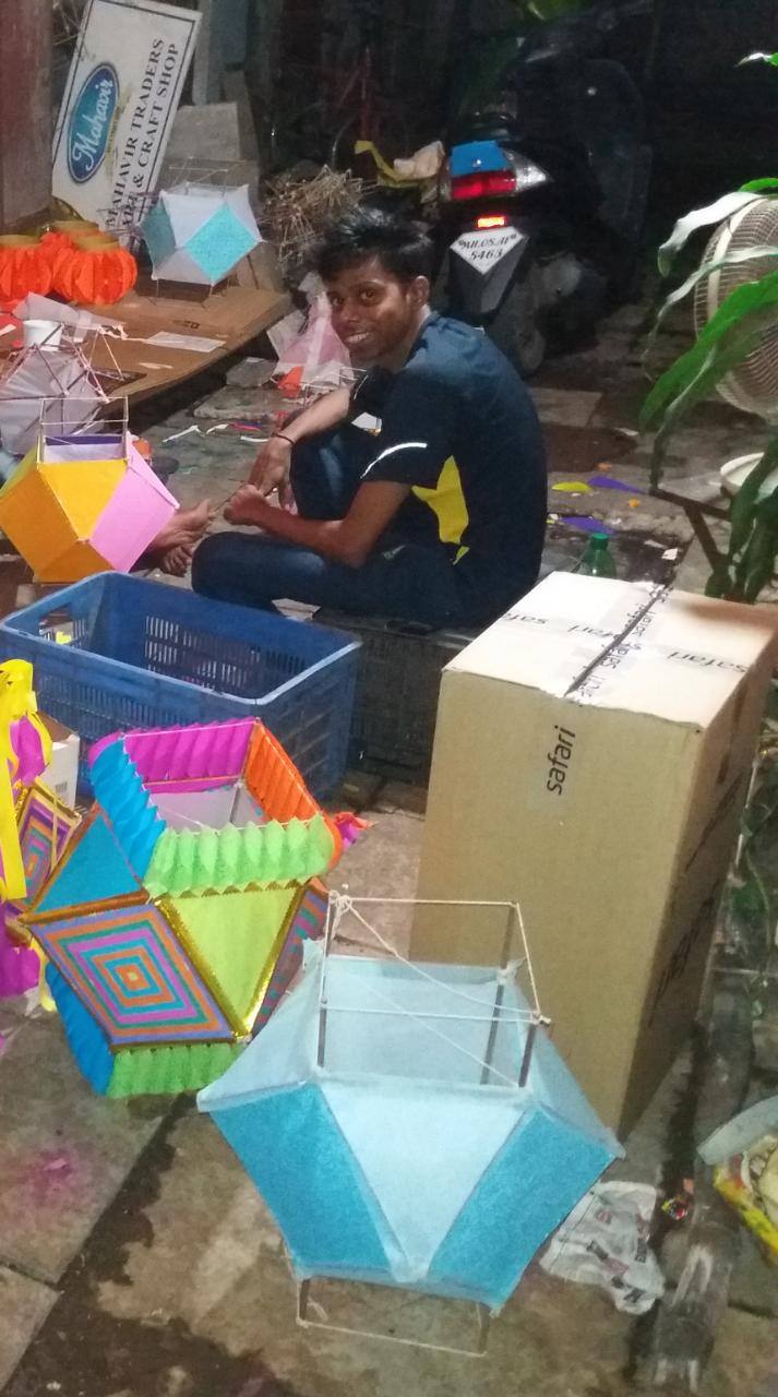 दिवाळीच्या आकाशकंदिलाच्या निमित्ताने मला लतादीदींना भेटता आलं.