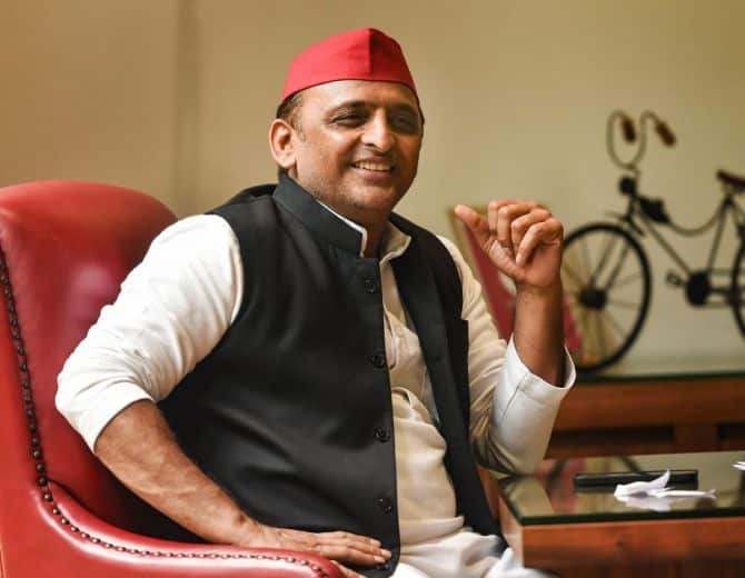 समाजवादी पार्टी के राष्ट्रीय अध्यक्ष अखिलेश यादव 2012 में यूपी सीएम बने थे. तब उन्होंने चुनाव आयोग के सामने अपनी संपत्ति करीब 9 करोड़ रुपये बताई थी.