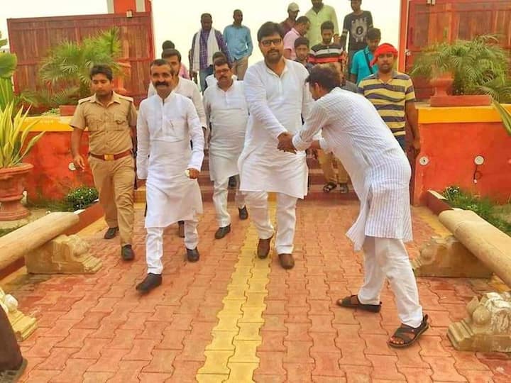 बाहुबली विधायक रहे समाजवादी पार्टी के नेता अभय सिंह ने भी लखनऊ यूनिवर्सिटी से ही ग्रेजुएशन किया है.