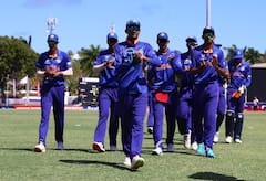 PHOTO : टीम इंडियाची पोरं कमाल! इंग्लंडला धूळ चारत पाचव्यांदा रचला इतिहास