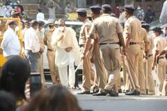 Lata Mangeshkar Last Rites Photo : લતા દીદીને શ્રદ્ધાંજલિ આપવા પહોંચ્યા સ્ટાર્સ, જુઓ તસવીરો