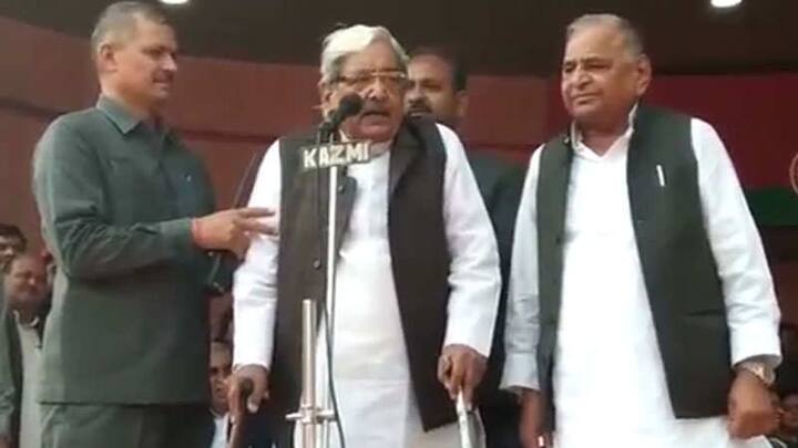 मुलायम सिंह यादव को कॉलेज में अंग्रेजी पढ़ाने वाले उदय प्रताप सिंह ने बताया था कि एक बार परीक्षा से दो महीने पहले मुलायम  कुश्ती प्रतियोगिता में भाग लेने असम जा रहे थे. जब उन्हें पता लगा तो उन्होंने मुलायम को समझाया कि ये पहलवानी छोड़ पढ़ाई में मन लगाओ.