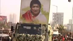 Lata Mangeshkar Last Rites: Public join the singer's procession as it moves to Shivaji Park