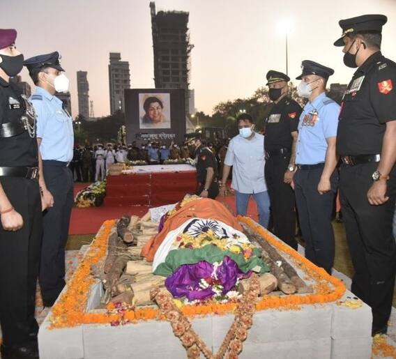 लता मंगेशकर यांना अखेरचा निरोप