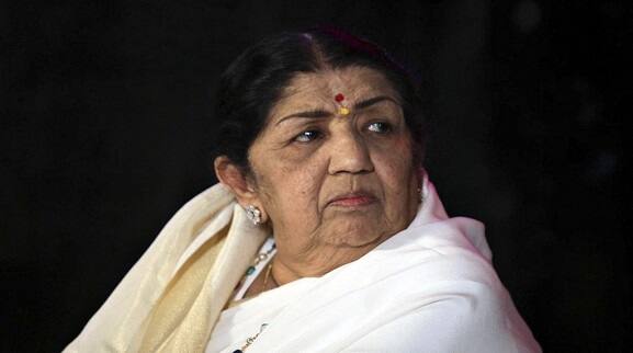 Lata Mangeshkar Death : Nightingale of India Lata Mangeshkar leaves behind rich musical legacy Lata Mangeshkar Death : মাত্র ১৩ বছর বয়সেই প্রথম গান রেকর্ড, আট দশকের কেরিয়ার ভারতের 'নাইটিঙ্গেল'-এর