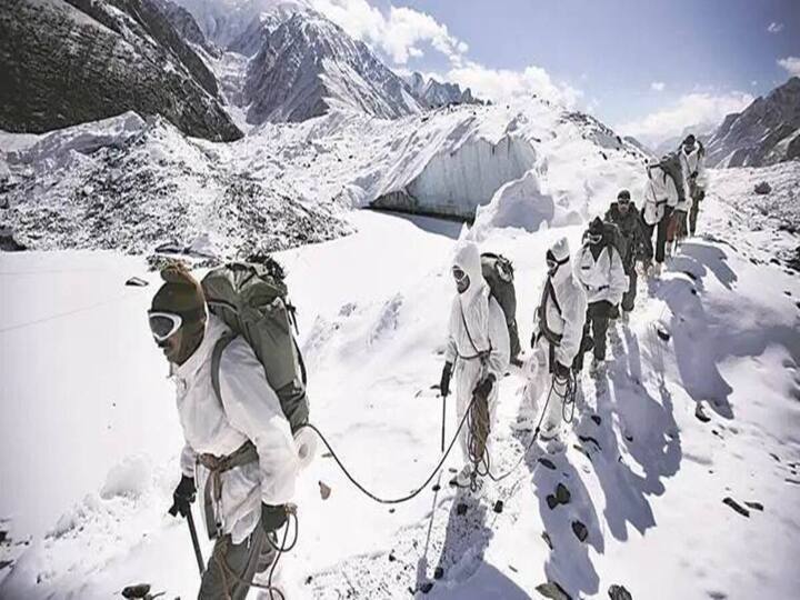 Avalanche hits Army patrol in Arunachal Pradesh 7 personnel missing rescue operations underway Avalanche Hits Army | அருணாச்சல பிரதேசத்தில் பனிச்சரிவில் சிக்கிய 7 ராணுவ வீரர்கள்.. தேடுதல் வேட்டை தீவிரம்..