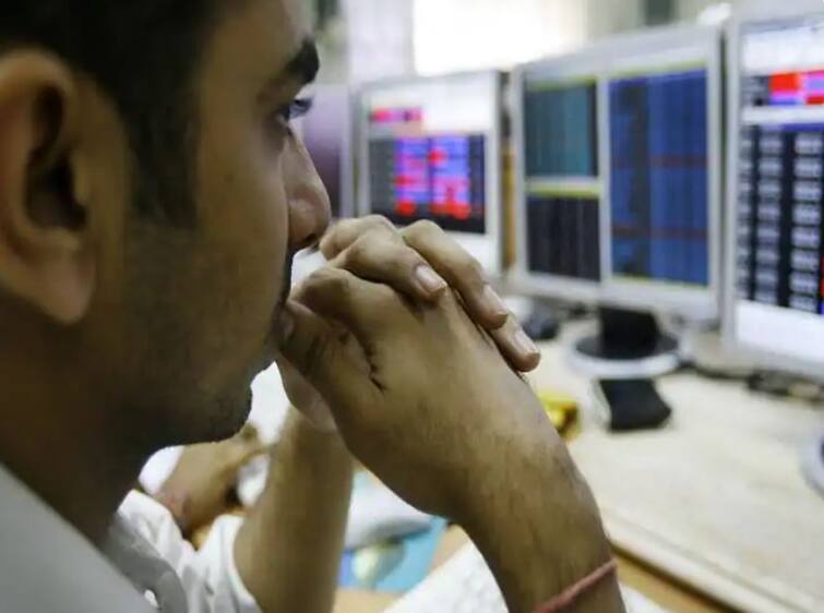 share market updates positive opening in sensex and nifty but volatile trade continues Share Market : शेअर बाजारात घसरण कायम, सेन्सेक्स 100 अंकांनी घसरला