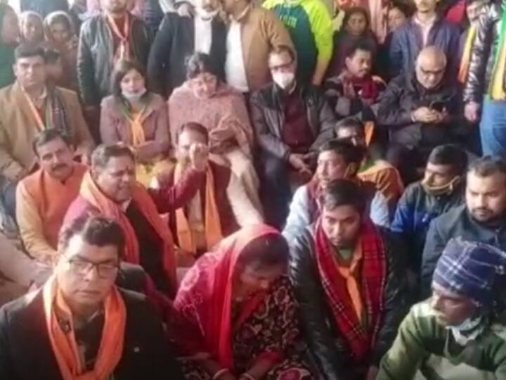 BJP leader Locket Chatterjee convoy attacked in Udham Singh Nagar ann Uttarakhand Election: उधमसिंह नगर में बीजेपी नेता लॉकेट चैटर्जी के काफिले पर हमला, इस बात पर बढ़ा बवाल