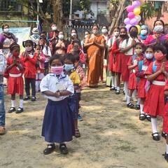 Paray Sikshalay : ২ বছর পর চেনা হুড়োহুড়ি, 'পাড়ায় শিক্ষালয়ে' উচ্ছ্বাসের বাঁধ ভাঙল কচিকাঁচাদের
