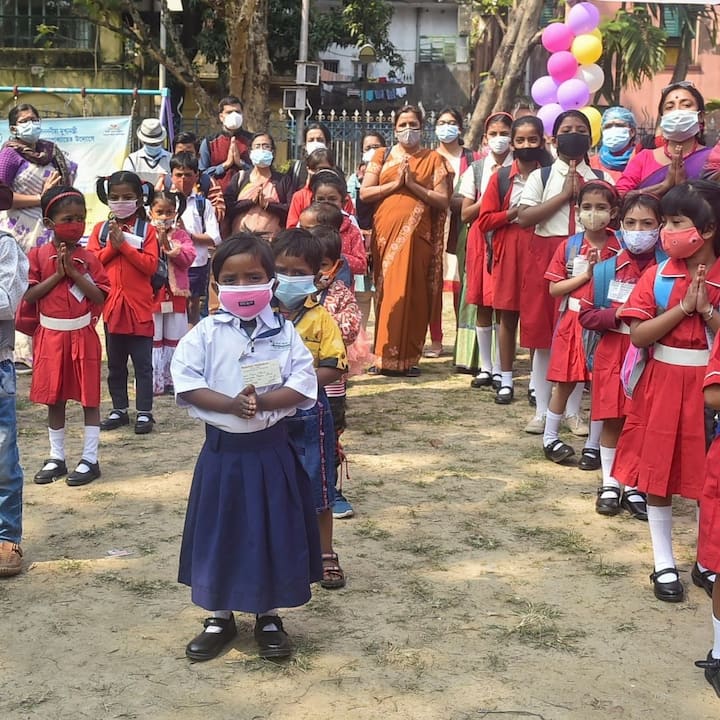 আজ থেকে শুরু হল পাড়ায় শিক্ষালয়।